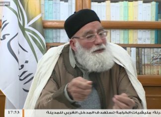 الشيخ د. حمزة أبوفارس | يسأل عن معنى الحديث الذي يوصف فيه النبي بأنه كان يفلي ثوبه