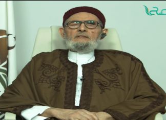 الشيخ د.الصادق الغرياني -الصلاة إلى القبر المنهيُّ عنها هي أن يكون القبر ظاهرا قريبا أما إذا كان بعيدا خارج المسجد فلا يشمله