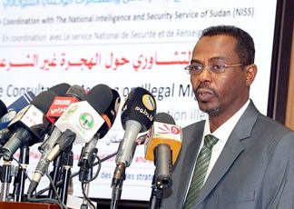 المخابرات السودانية: متمردون سودانيون متورطون في الهجرة والقتال في ليبيا