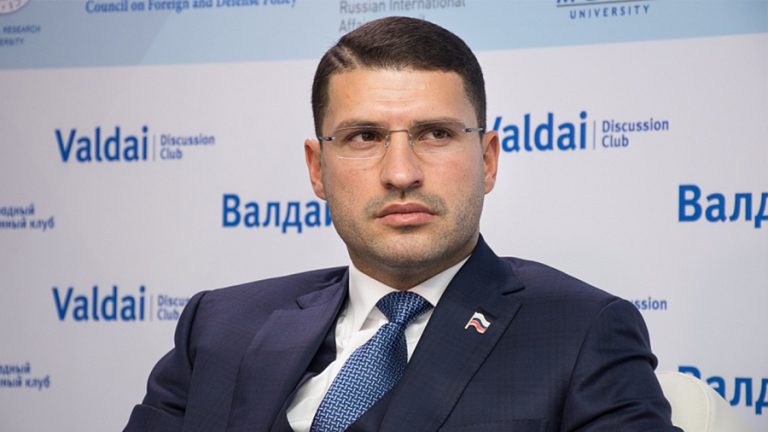 رئيس لجنة الاتصال الروسية: هناك بلد واحد يسلح 3 مجموعات في ليبيا