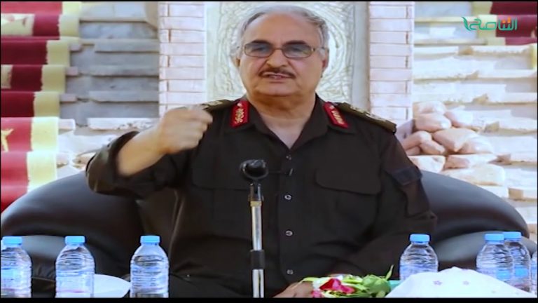 تقرير – ليبيا: صور لمواطنين في ميدان الجزائر يشاهدون مباراة رياضية تثير جدلا واسعا