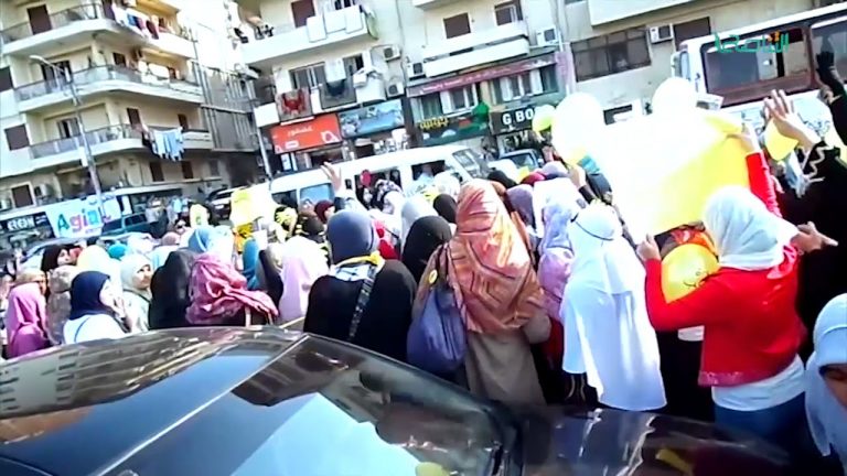 تقرير – تغطية خاصة.. دور المرأة في الثورة