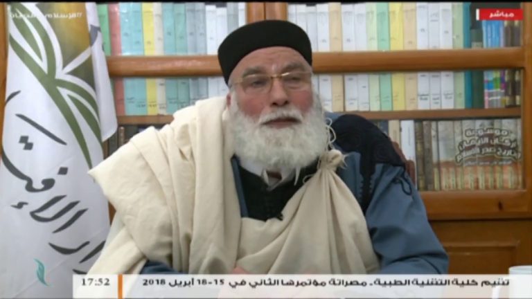 الشيخ د. حمزة أبوفارس – حفاظا على الوحدة وقطعا لما يفعله بعض الجهال يستحسن أن تكون القراءة في المساجد برواية واحدة