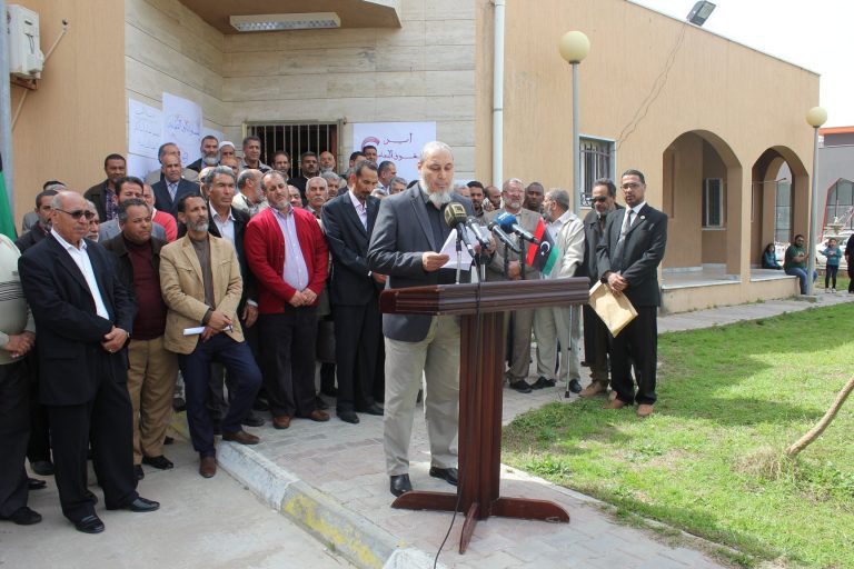 النقابة العامة للمعلمين تعلن الدخول في إضراب مفتوح حتى تحقيق مطالب المعلمين 