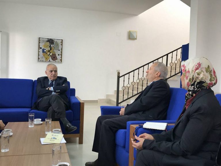 الأوضاع الإنسانية في درنة محور اجتماع سلامة مع وفد من المدينة