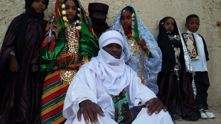 صور متداولة لاحتفال مدينة غات جنوبي غرب ليبيا بمناسبة اليوم الوطني للزي الليبي