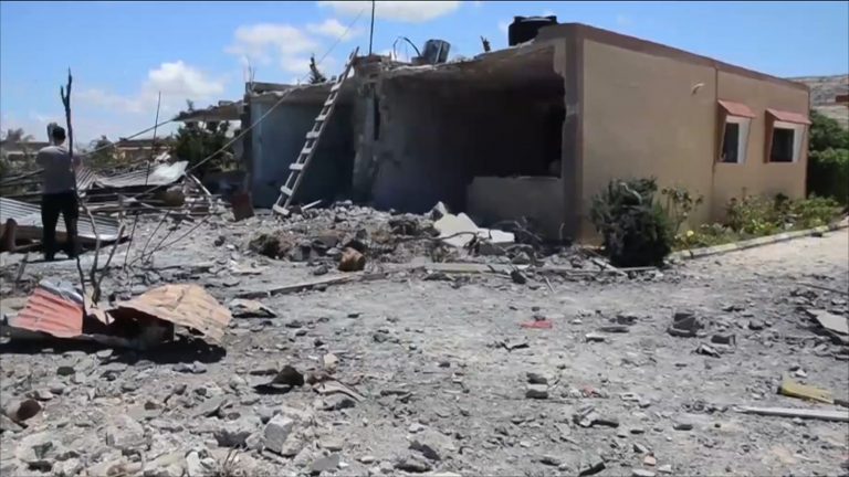 مليشيات الكرامة تجدد قصفها لمدخل درنة الغربي وتوقع عدة إصابات