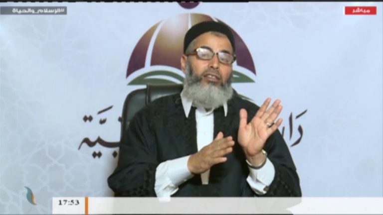 الشيخ محمد أبوعجيلة – على المسؤولين تيسير حاجات المواطنين من دواء وغيره، فإن قلّت الميزانية فعليها تقديم الأهم كالدواء