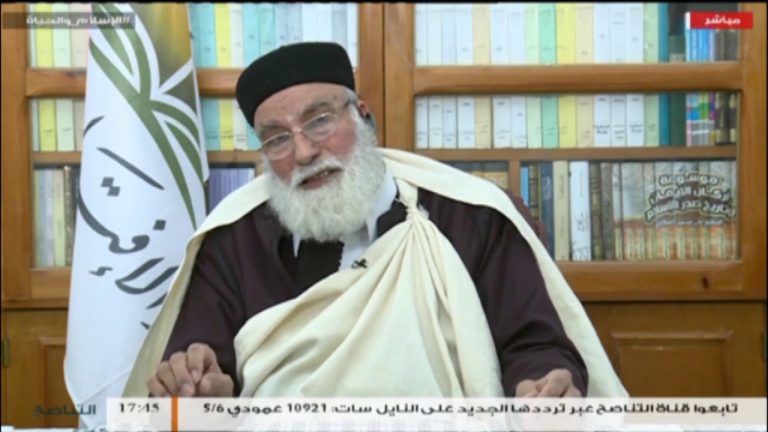 الشيخ د. حمزة أبوفارس – إذا اختلف صاحب معصرة الزيتون مع زبائنه على مخلفات الزيتون “الفيتورة” فمن أحق بأخذها؟