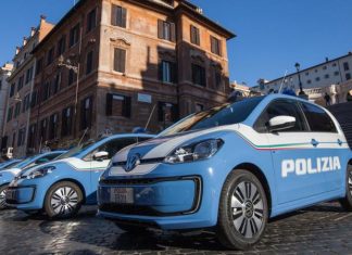 السلطات الإيطالية تلقي القبض على ثلاثة ليبيين متهمين بقتل إيطاليين في ليبيا