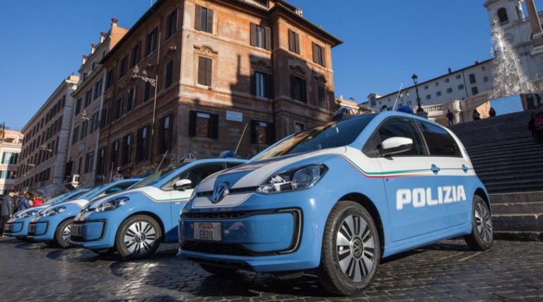 السلطات الإيطالية تلقي القبض على ثلاثة ليبيين متهمين بقتل إيطاليين في ليبيا