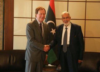 بيكر وسيالة يبحثان جهود دعم الاستقرار في ليبيا