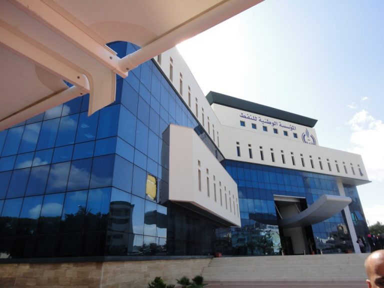 الوطنية للنفط: فرق الصيانة تبدأ في صيانة خط أنابيب الزقوط