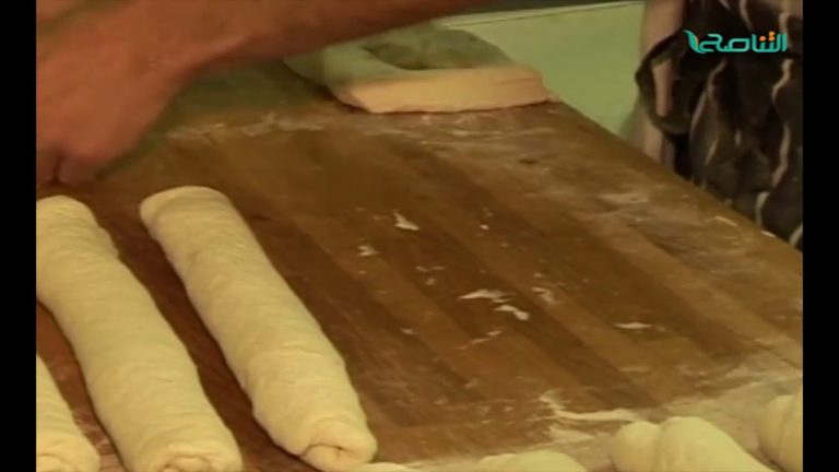 رغيف الخبز : انتفاخ في الحجم وانخفاض في الوزن وارتفاع كبير في السعر