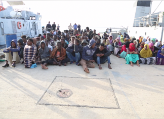 القوات البحرية: إنقاذ 74 مهاجرا غير قانوني قبالة سواحل القره بوللي