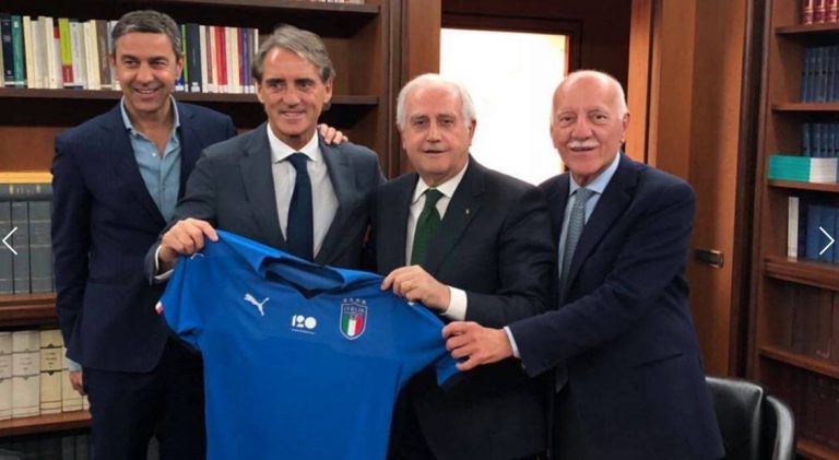 الإيطالي روبيرتو مانشيني مدربا جديدا لمنتخب إيطاليا لكرة القدم