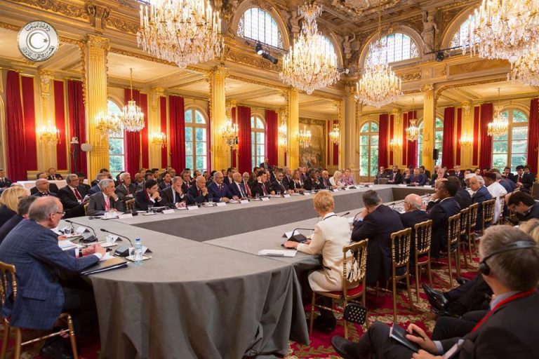 المشري من باريس يدعو لفك الحصار ووقف العمليات العسكرية على درنة