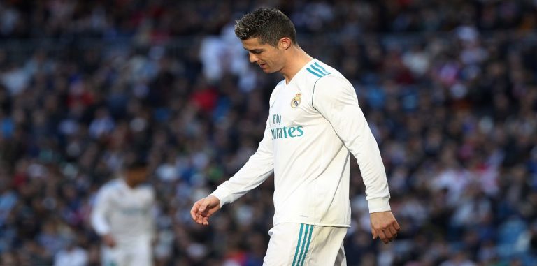 النجم البرتغالي كرستيانو رونالدو يغيب عن الملاعب لعشرة أيام بسبب الإصابة