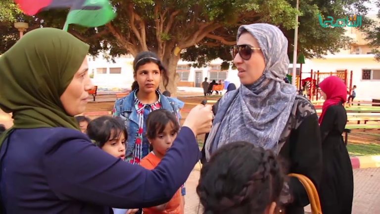 عدسـة التنـاصح تستطلع آراء نسـاء درنة بشأن الحصار المفروض على المدينـة