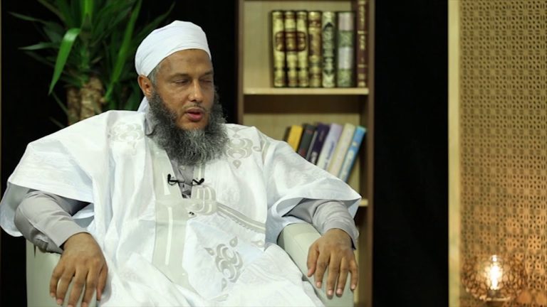 من معالم – الشيخ محمد الحسن الددو – هل تعرف كيف يتعامل الشرع مع السارق من ولاة المسلمين ؟