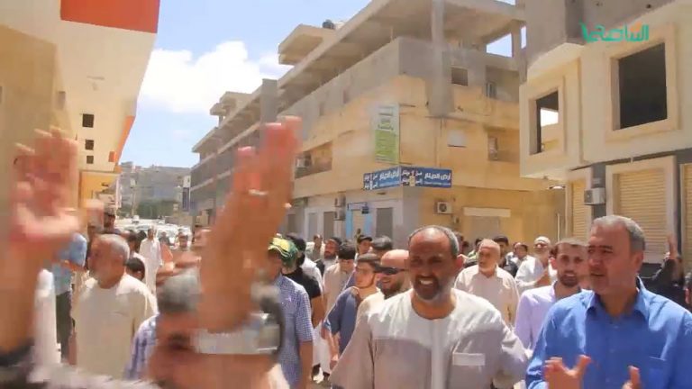 بالفيديو .. أهالي درنة ينددون بالعمليات العسكرية على المدينة