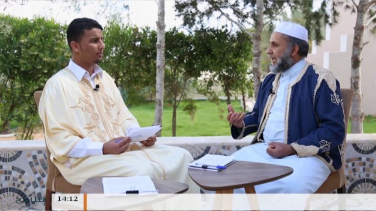 دقائق مشرقة – الحلقة (6) : على مائدة القرآن – مع الشيخ عزالدين المرغني – الضيف : الشيخ علي عبدالحميد