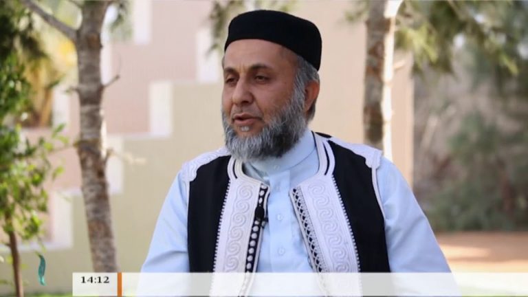 دقائق مشرقة – الحلقة (7) : صلة الرحم – مع الشيخ عزالدين المرغني – الضيف : الشيخ علي عبدالحميد