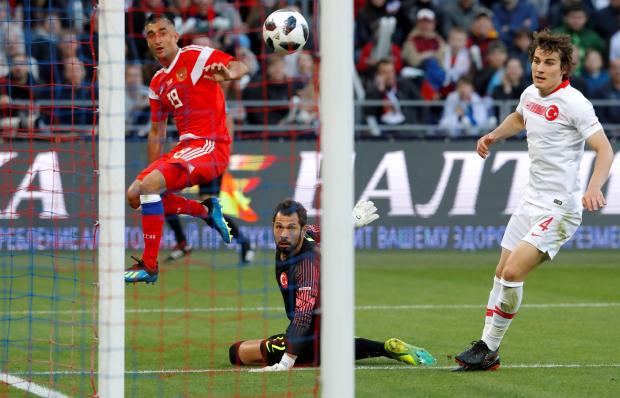 المنتخب الروسي لكرة القدم يتعادل مع نظيره التركي بهدف لمثله وديا