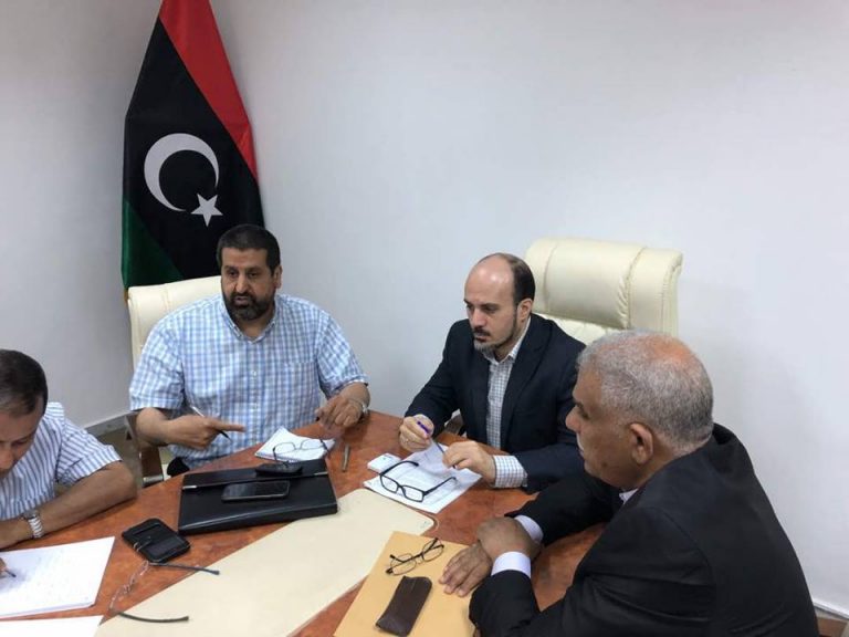 العماري يبحث مع مكونات درنة سبل رفع المعاناة عن المدينة