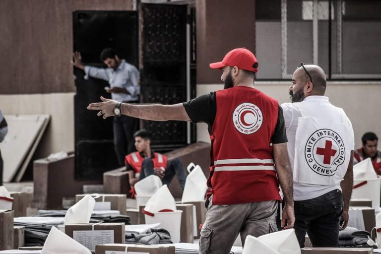 درنة: الهلال الأحمر يتمكن من اخراج 1800 عائلة