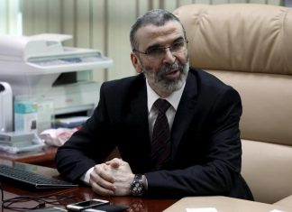 صنع الله يستنكر تسليم موانئ الهلال النفطي للمؤسسة الموازية