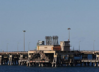 مجرم الحرب حفتر يسلم الموانئ النفطية إلى مؤسسة النفط الموازية