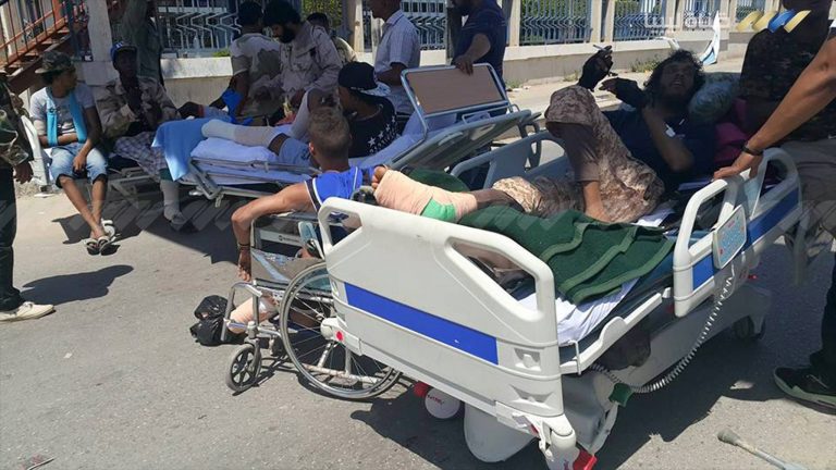 بنغازي: جرحى الكرامة يغلقون الطريق العام احتجاجا على أوضاعهم الصحية