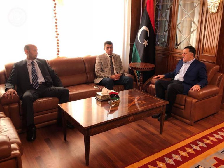 السراج يبحث مع شكشك سبل الإسراع في تنفيذ المشاريع العاجلة