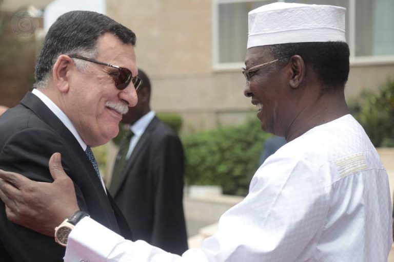 السراج وديبي: اتفاق على تعزيز التعاون الأمني ومراقبة الحدود المشتركة