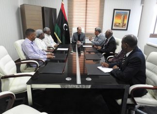 كاجمان يبحث مع أعيان مناطق بالجنوب الأوضاع الراهنة