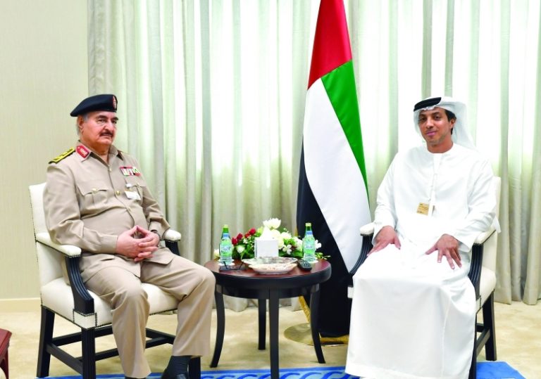 وول ستريت: حفتر اجتمع مع مسؤولين إماراتيين بُغية تصدير النفط الليبي