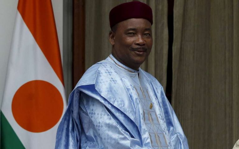 رئيس النيجر : سنستقبل اللاجئين الذين تنقلهم الأمم المتحدة من ليبيا