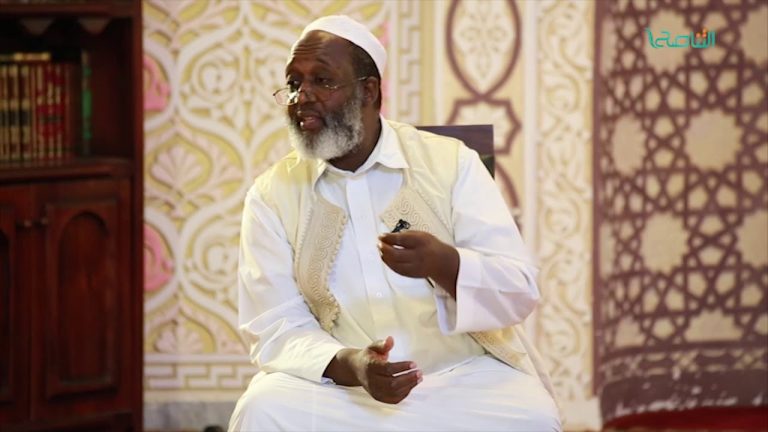 من برنامج خذوا مناسككم – من معاني التجرد من المحيط والمخيط عند الاحرام مع الشيخ النفاثي موسى