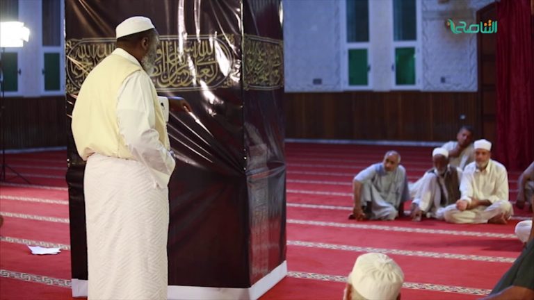 من برنامج خذوا مناسككم – كيفية لبس لباس الإحرام بالطريقة الصحيحة مع الشيخ النفاثي موسى