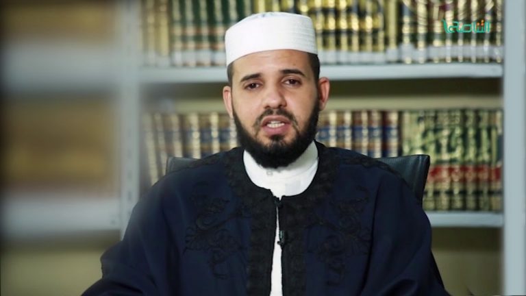 من برنامج فتاوى الحجاج – هل يجوز قطع الطواف من أجل صلاة الجنازة؟ .. الشيخ عبدالرحمن قدوع