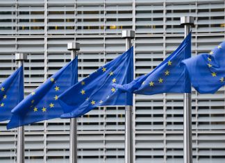 المفوضية الأوروبية:تسعى لإقامة منصات للمهاجر بدول شمال إفريقيا