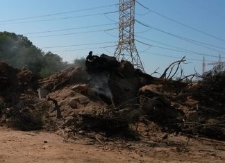 العامة للكهرباء: نشوب حريق بالقرب من أحد خطوط نقل الطاقة في سرت