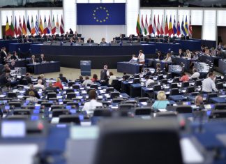 المفوضية الأوربية:الاتحاد الأوروبي يدرب ولا يمول حرس السواحل الليبي