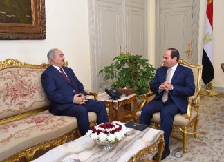 مصر تراهن على حفتر لرئاسة المجلس العسكري الجديد