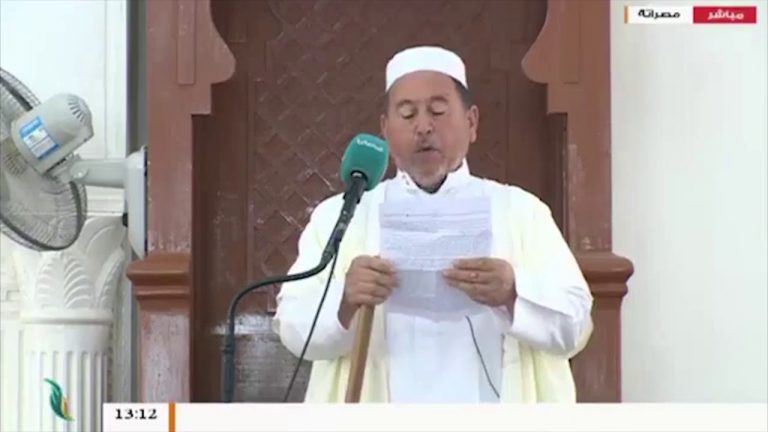 خطباء جمعة يحثون الناس لتعليم أولادهم التعليم الديني ويناشدون وزارة التعليم بالتراجع عن قرارها