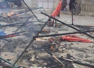 ميليشيا الكرامة تحرق خيمة عزاء لشاب مغدور به في مدينة درنة
