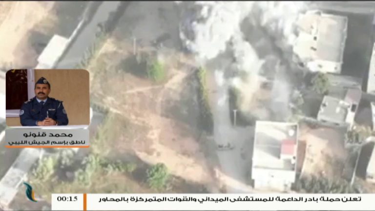 المتحدث باسم الجيش الليبي محمد قنونو يؤكد بأن سلاح الجو الليبي نفذ اليوم الخميس أربع ضربات جوية قتالية في منطقة الحركات استهدفت مليشيات الكرامة بالتنسيق مع القوات المتواجدة على الأرض