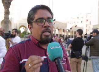 “الصحفي ليس إرهابيا” للمزيد استمع لكلمة أسامة الرياني، ضمن الوقفة الاحتجاجية للصحفين المنددين بانتهاك مليشيات حفتر لحقوق الصحافة.