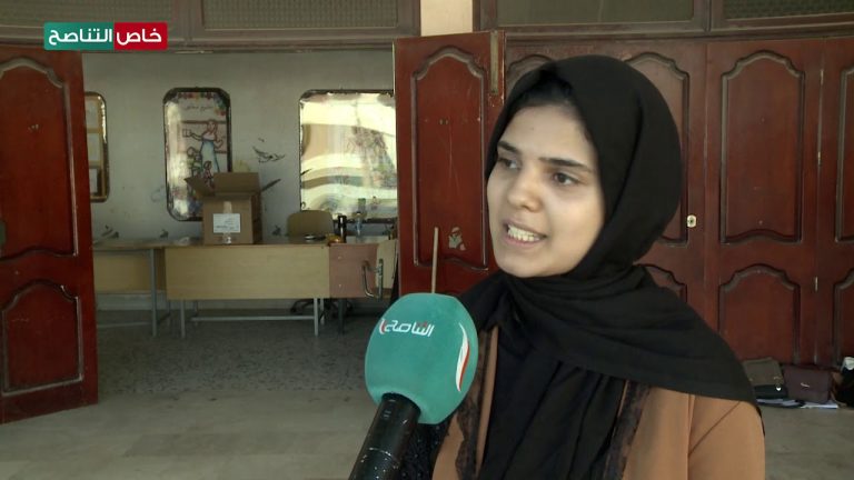 إحدى الطالبات النازحات من مناطق الاشتباكات تتحدث عن اليوم الثاني من سير الامتحانات، استمع لها.
